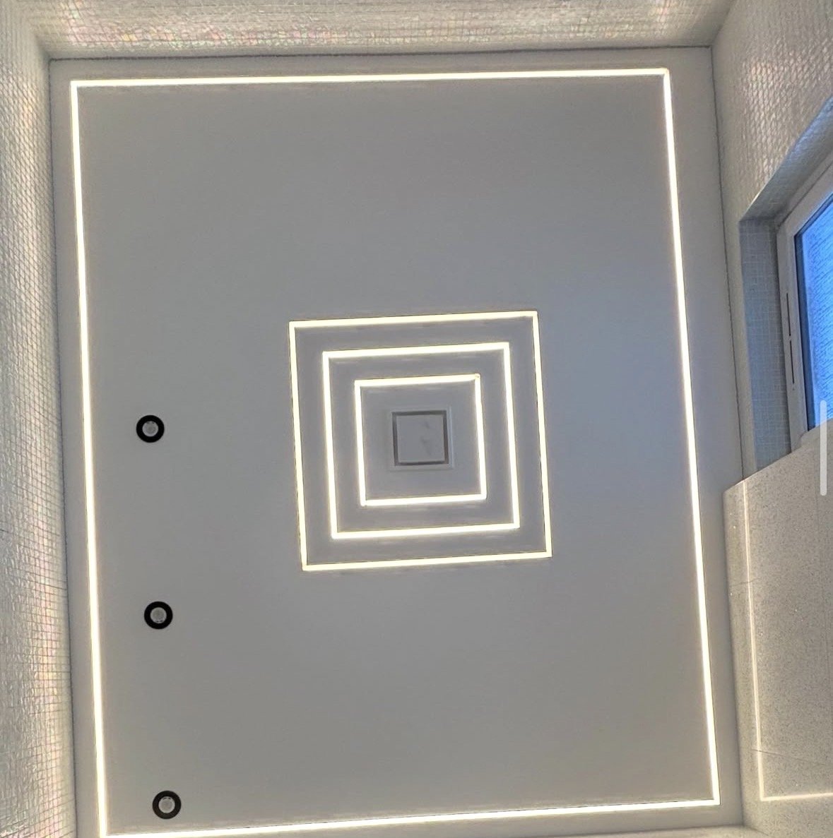 Customer photo: bathroom mirror lighting